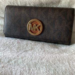 Michael Kors Large Brown Signature Fulton Logo Flap Carryall Wallet